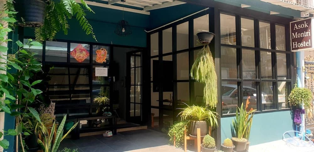 Asok Montri Hostel main
