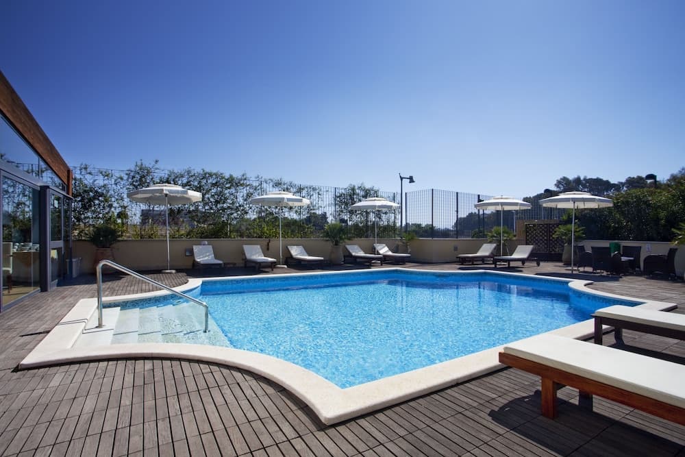 Holiday Inn Cagliari main