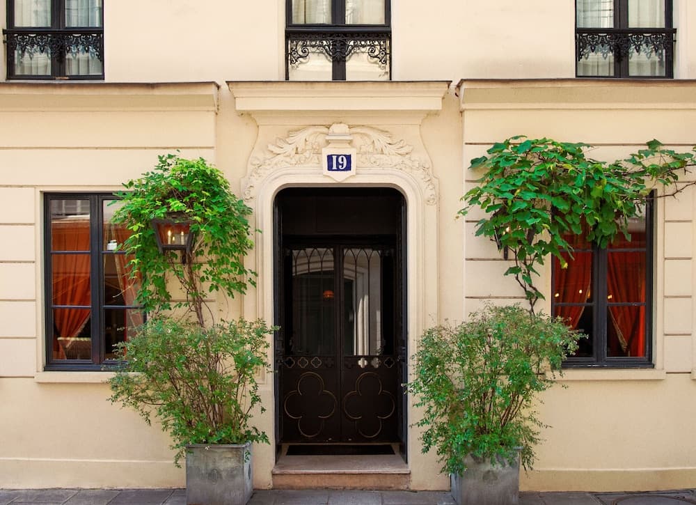 Hotel Bourg Tibourg main