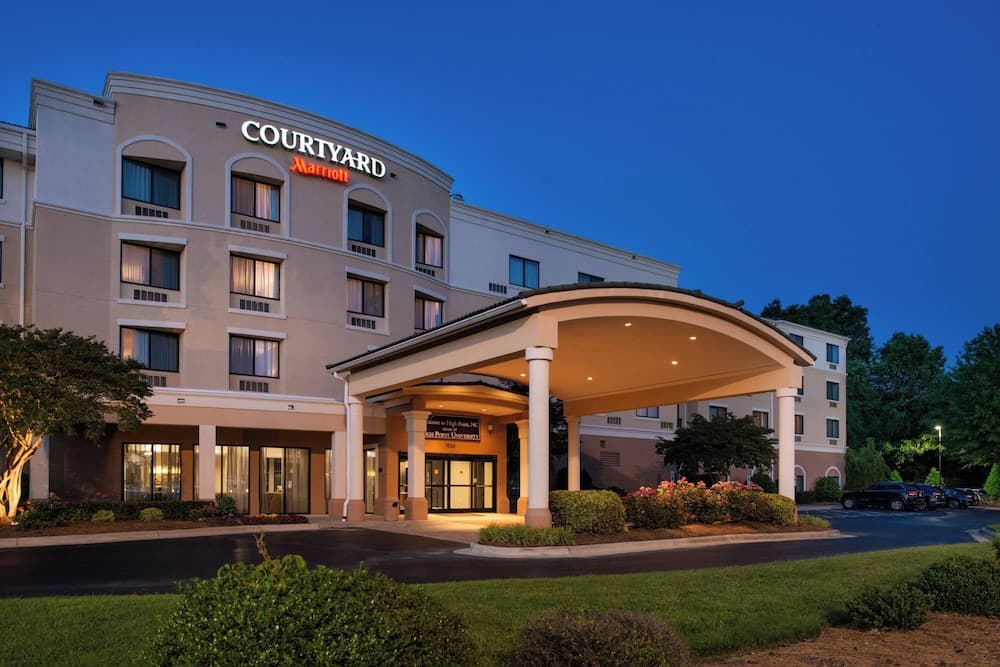 Courtyard By Marriott High Point