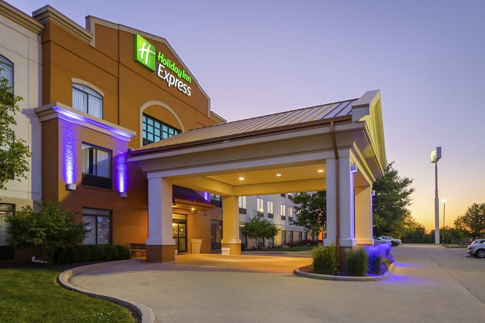 Holiday Inn Express Bloomington West main