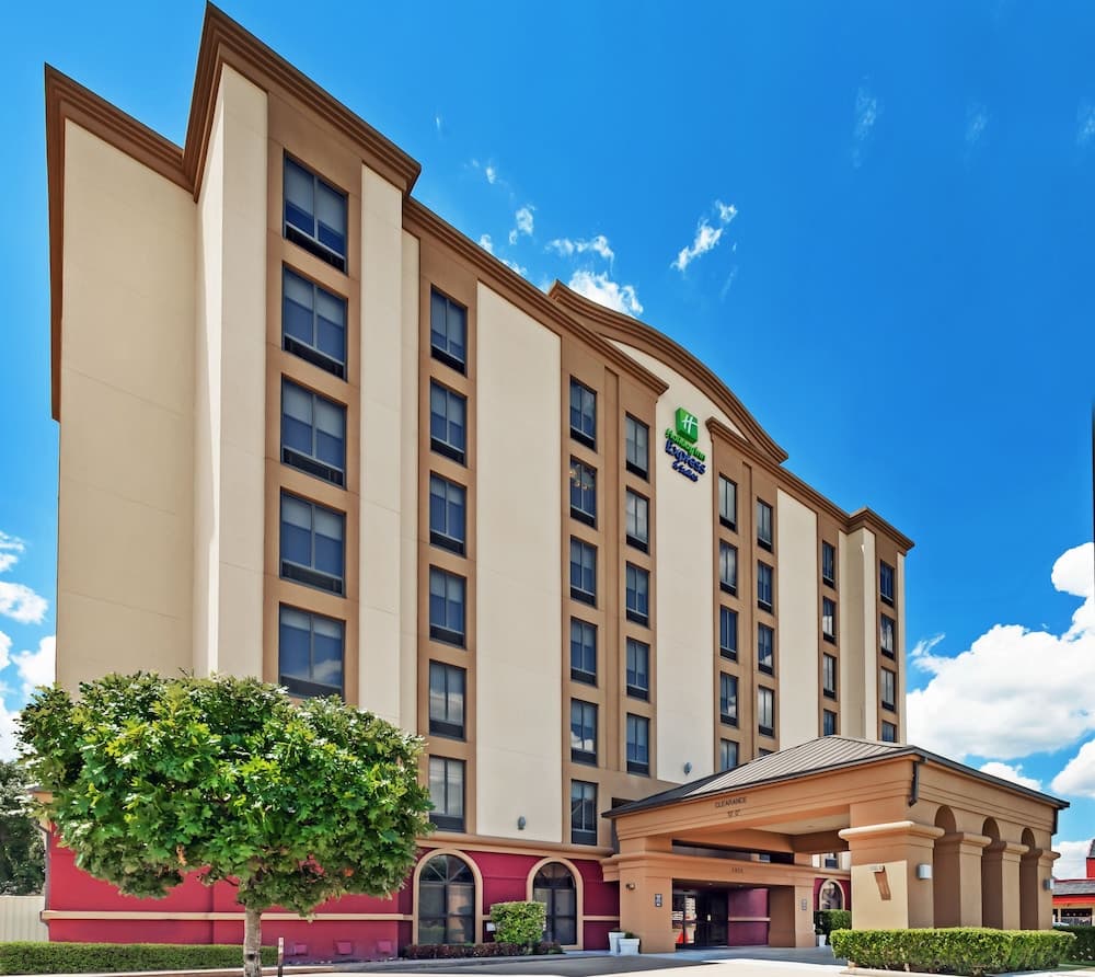 Holiday Inn Express And Suites Houston Memorial Pa main