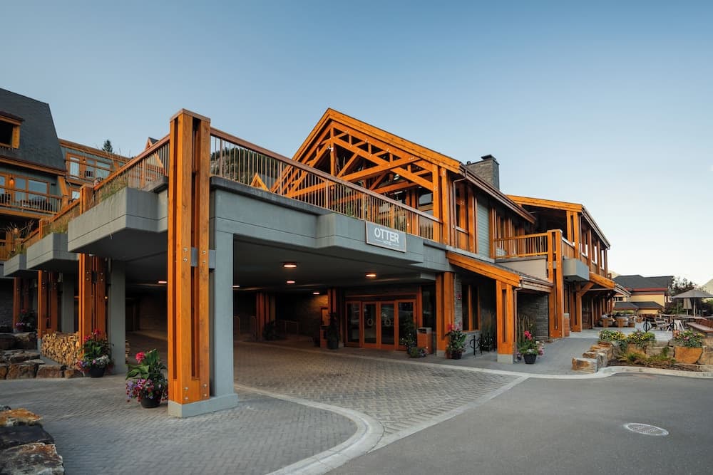 Otter Hotel main