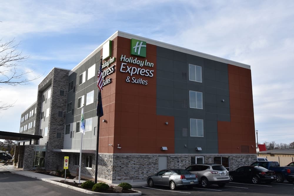 Holiday Inn Express Suites Johnstown main