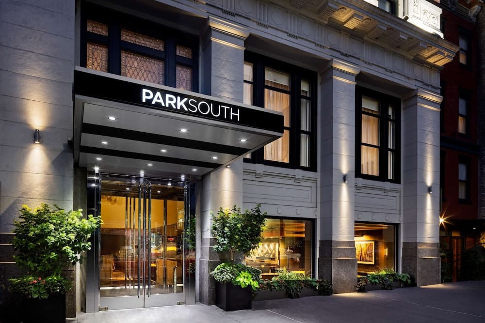 Park South Hotel main