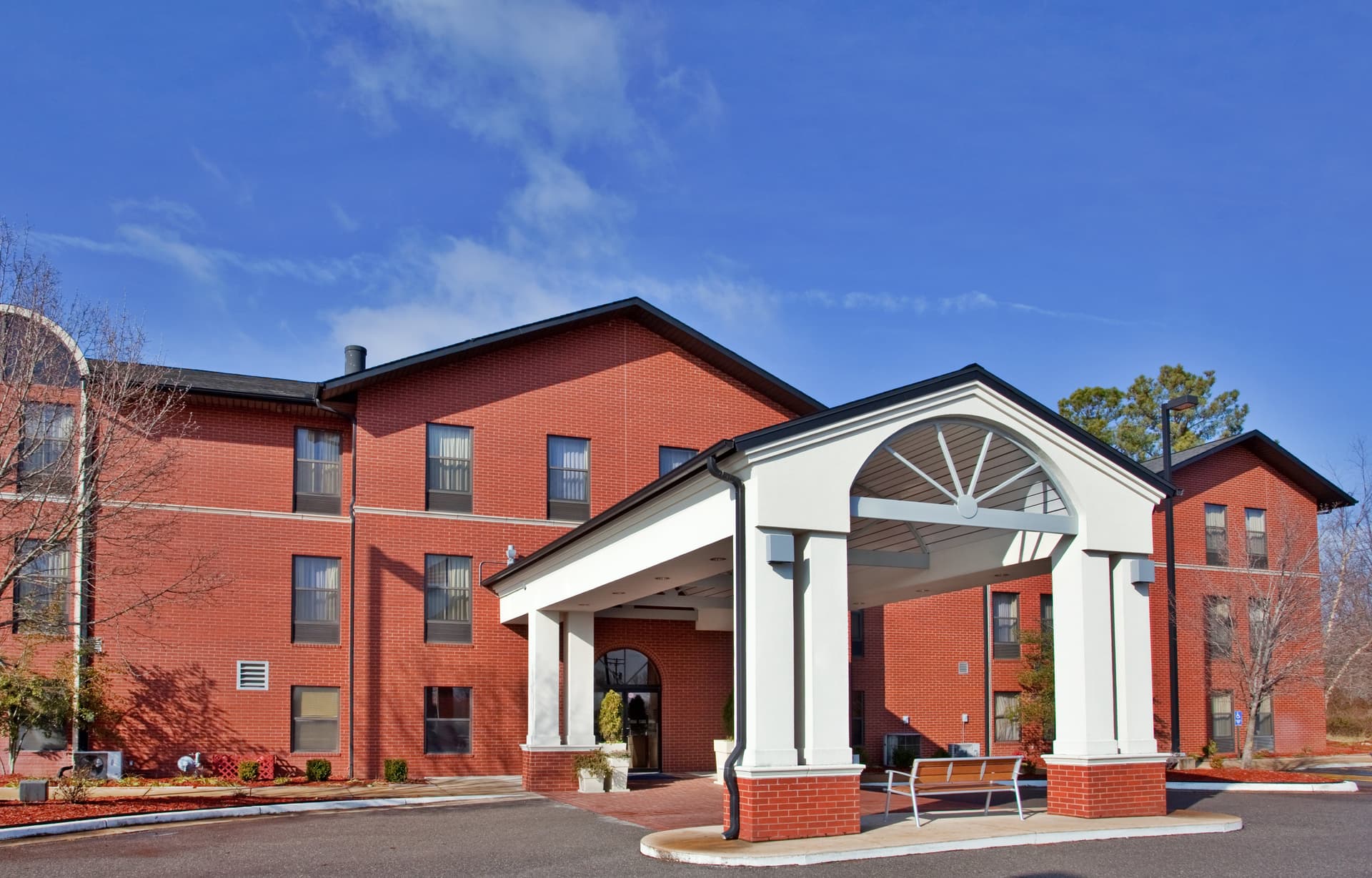 Holiday Inn Express & Suites Batesville