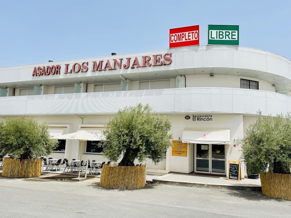 Hotel Los Manjares main
