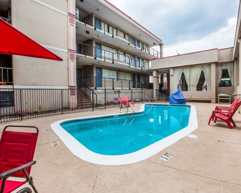 Econo Lodge main