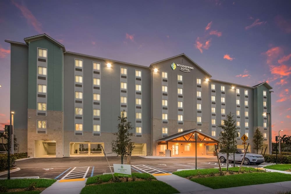 WoodSpring Suites Doral Miami Airport main