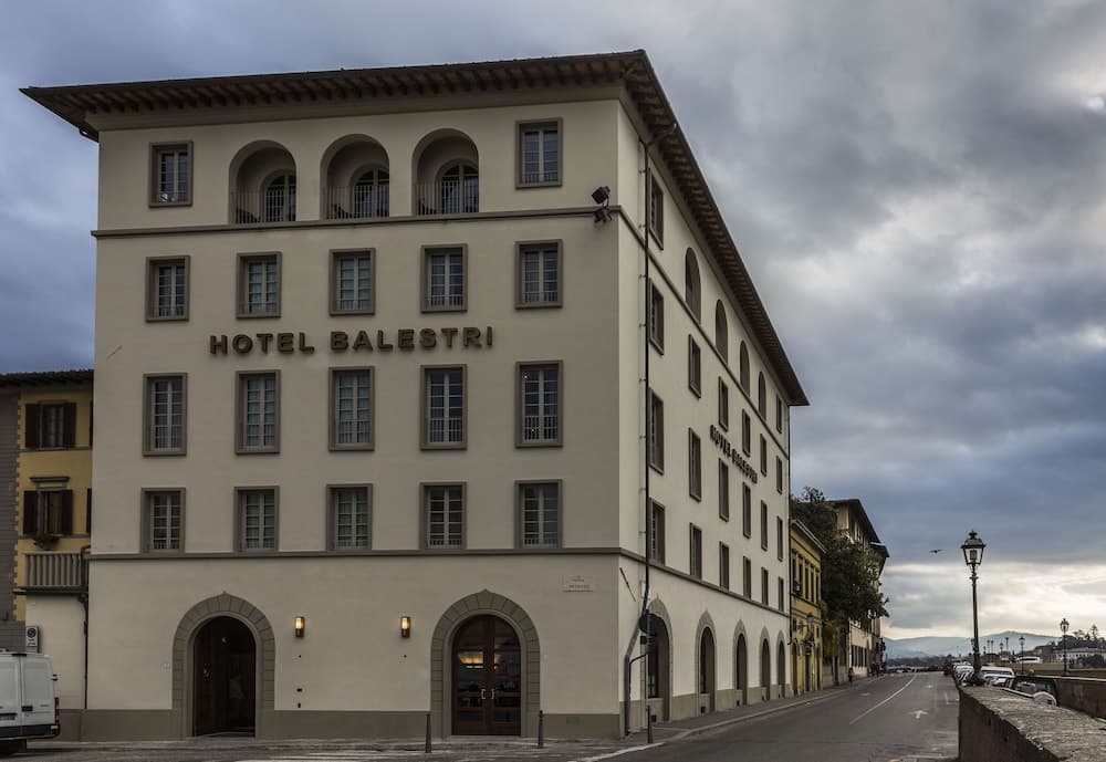 Balestri main