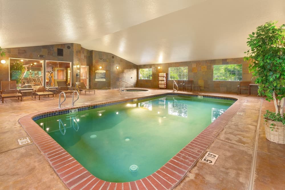 Comfort Inn & Suites main