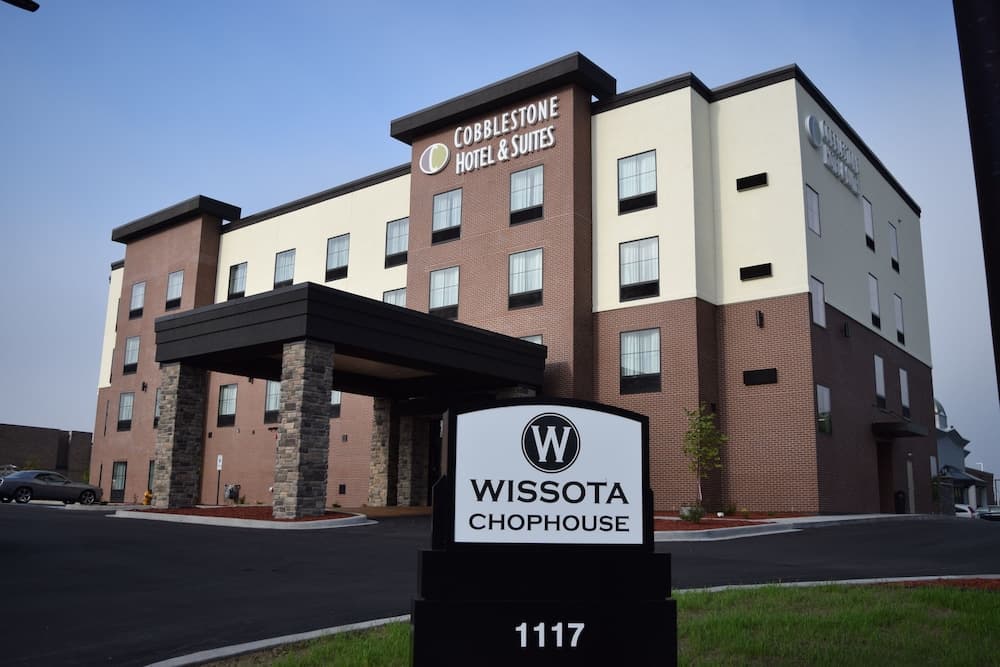 Cobblestone Hotel & Suites Stevens Point
