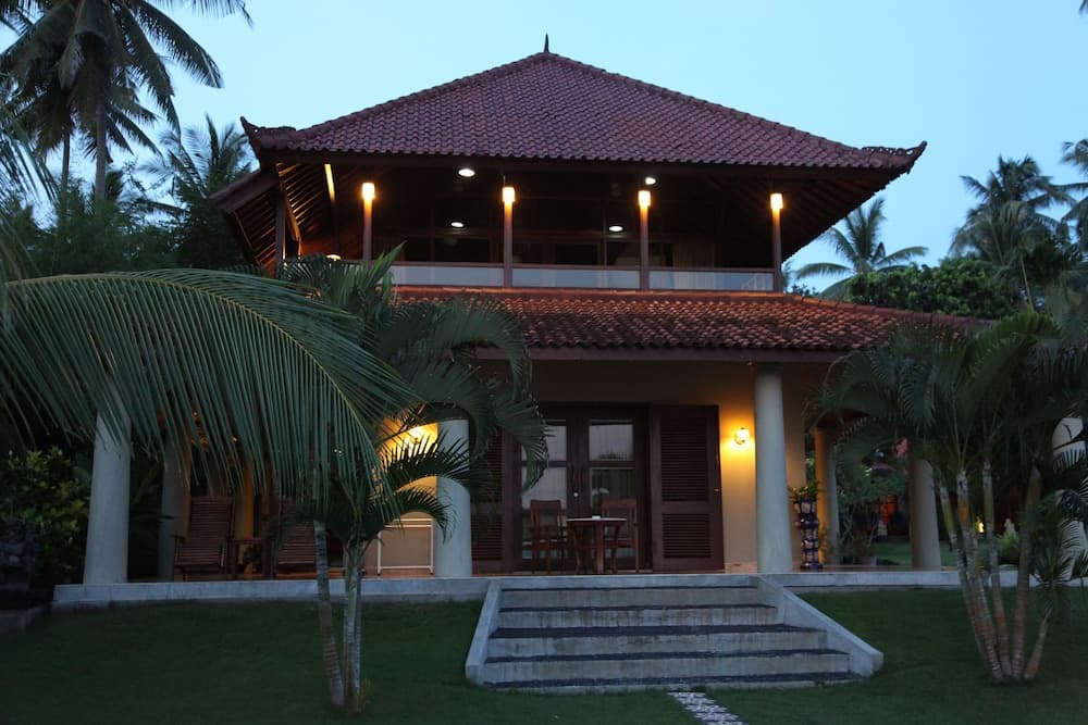 Sea Breeze Candidasa main
