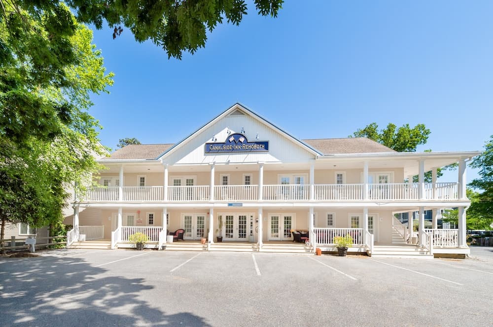 Canalside Inn main