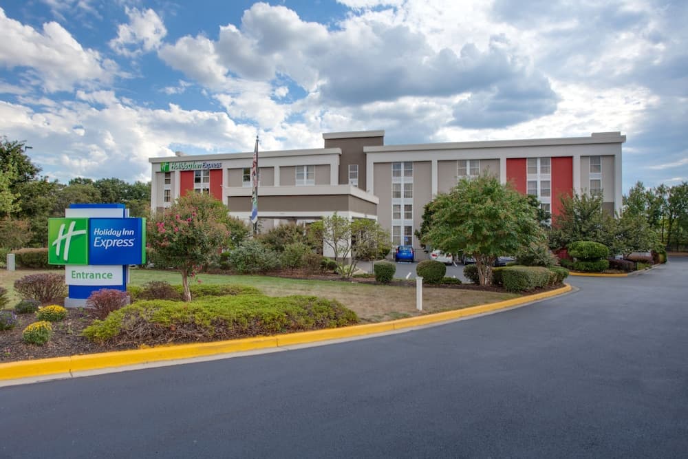 Holiday Inn Express Washington DC East - Andrews AFB main