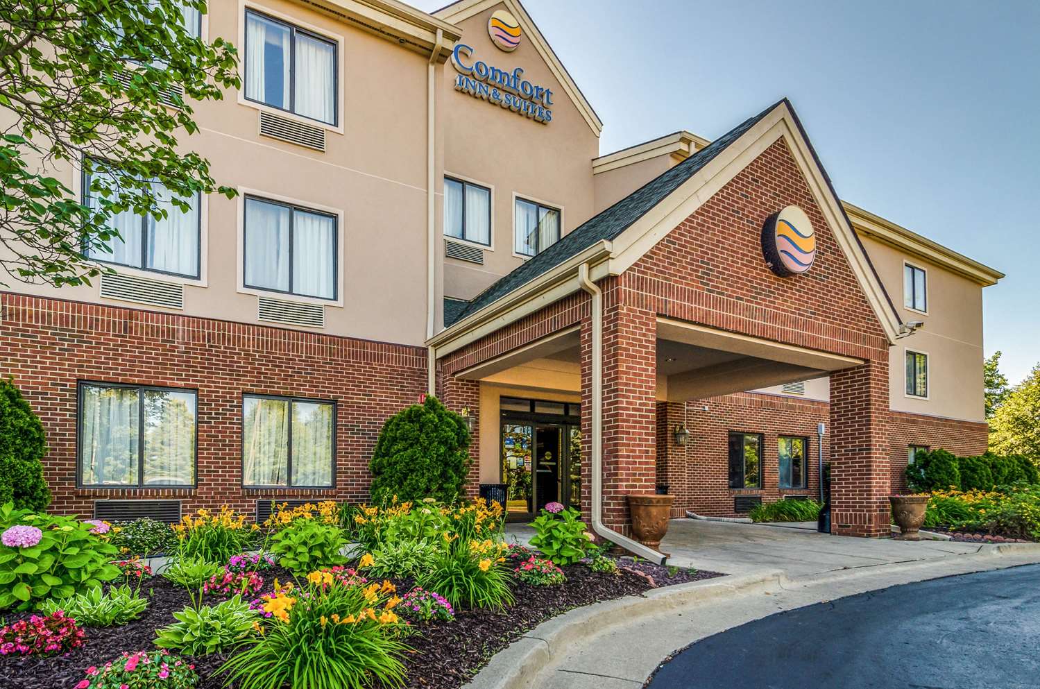 Comfort Inn & Suites University South main