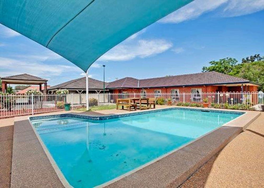 Bushmans Motor Inn main