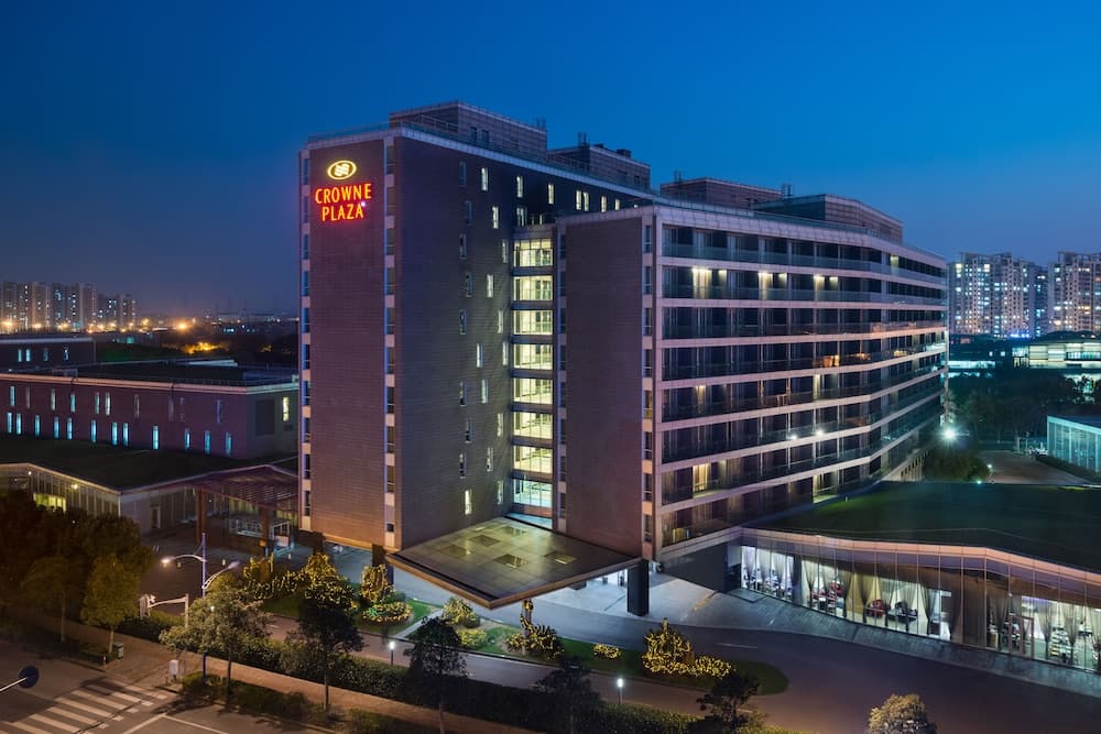 Crowne Plaza Shanghai Xiayang Lake main