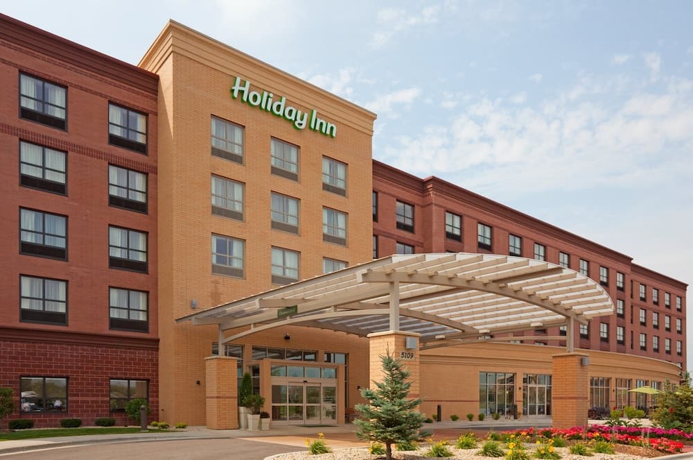 Holiday Inn Madison At The American Center main
