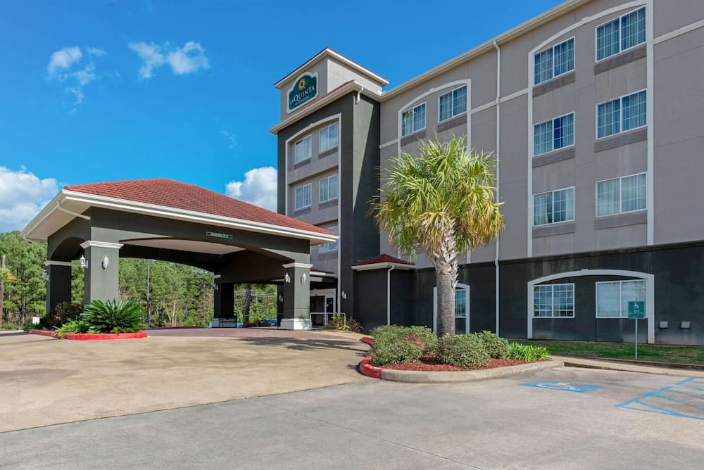 La Quinta Inn & Suites by Wyndham Leesville Ft. Polk main