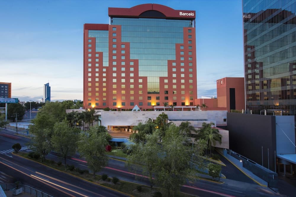 Barcelo Guadalajara main