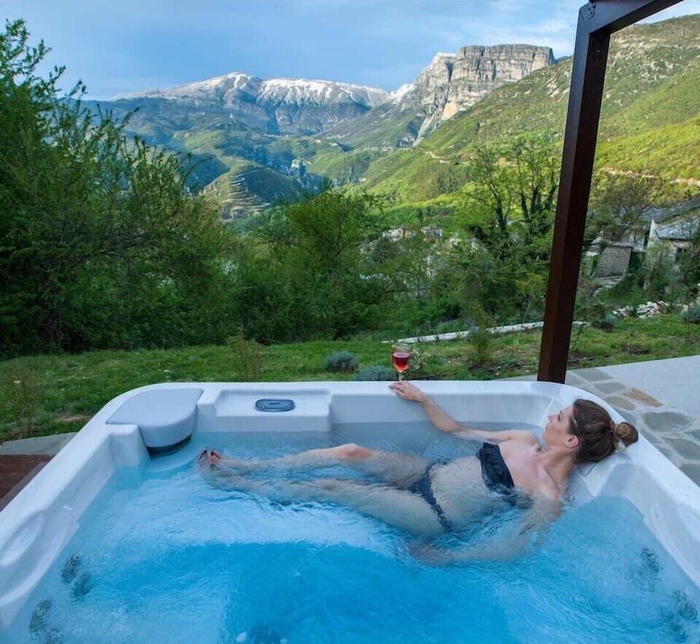 Aristi Mountain Resort main
