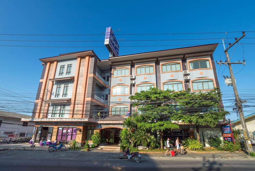 Krabi Phetpailin Hotel main