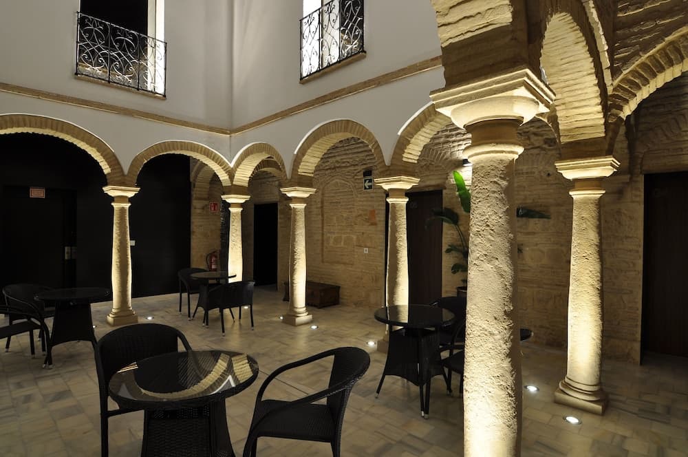 Patios Del Orfebre main