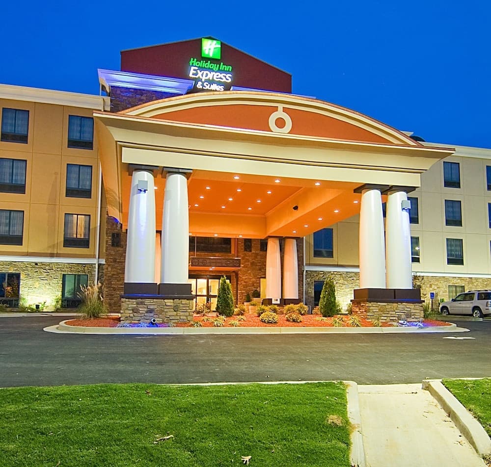 Holiday Inn Express Hotel & Suites Fulton main