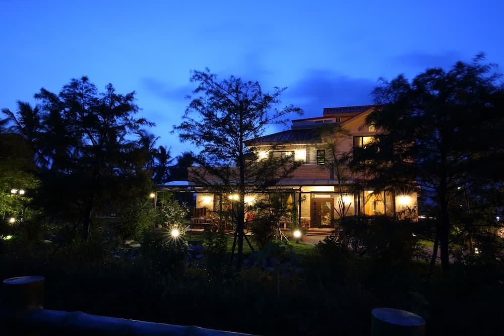 The Wonderland B&B main