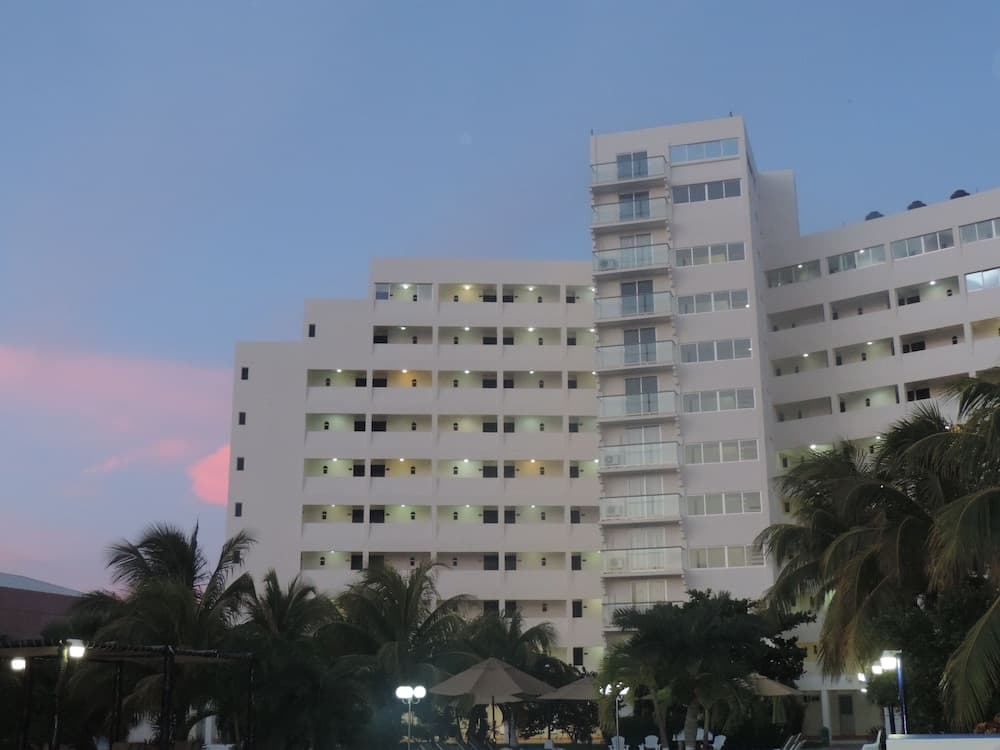 Hotel Calypso Cancun (Ex-View Mediterrando) main