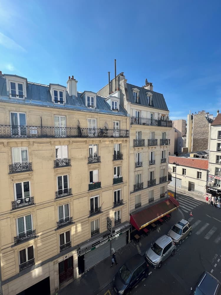 Nation Montmartre main