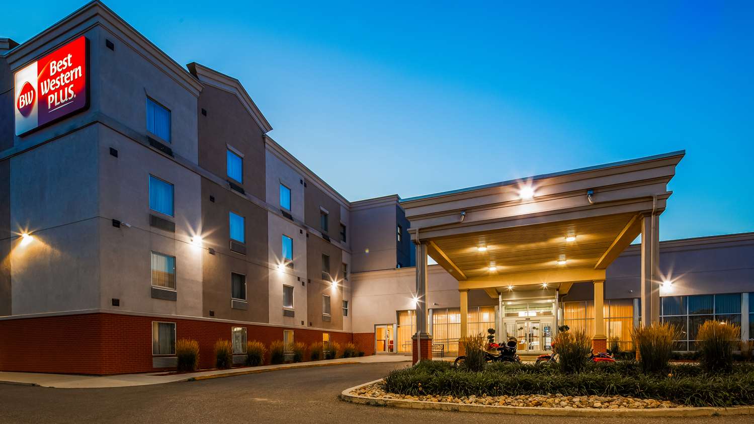 Best Western Plus Bowmanville main