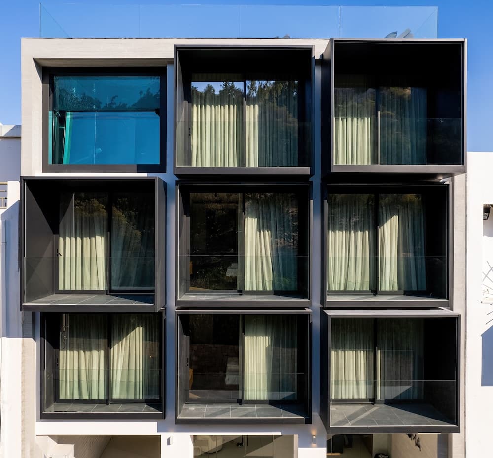 Neoma Hotel main