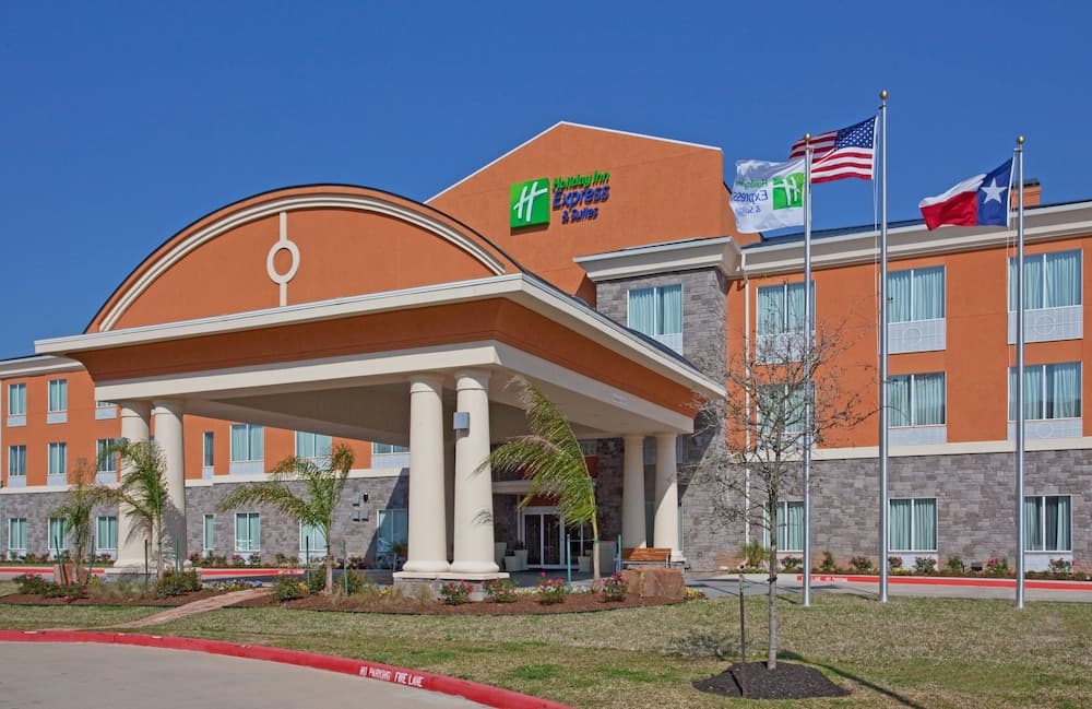 Holiday Inn Express And Suites Clute Lake Jackson main