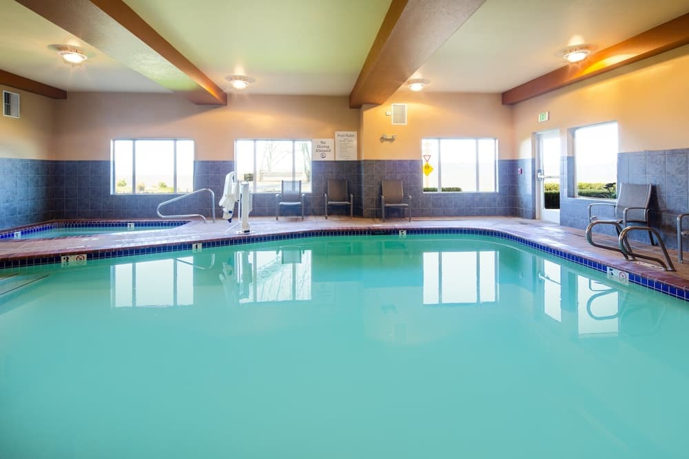 Holiday Inn Express And Suites Astoria main