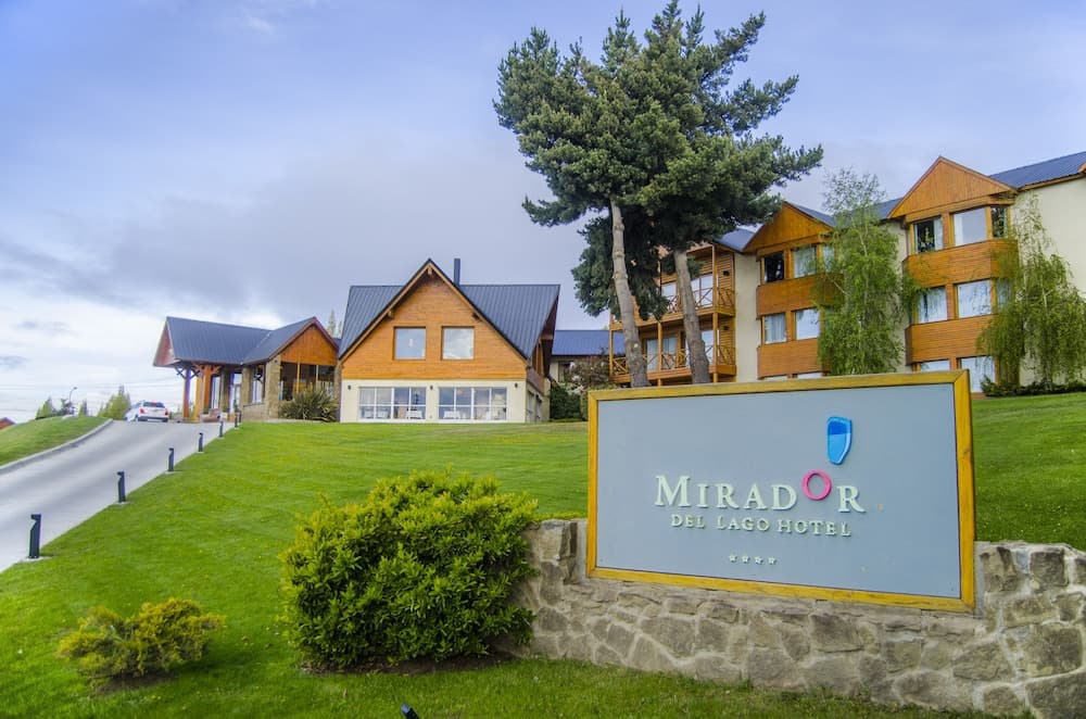 Mirador del Lago Hotel main