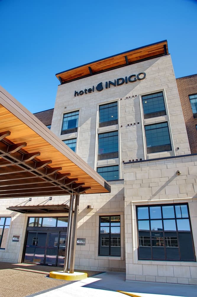 Hotel Indigo Traverse City main