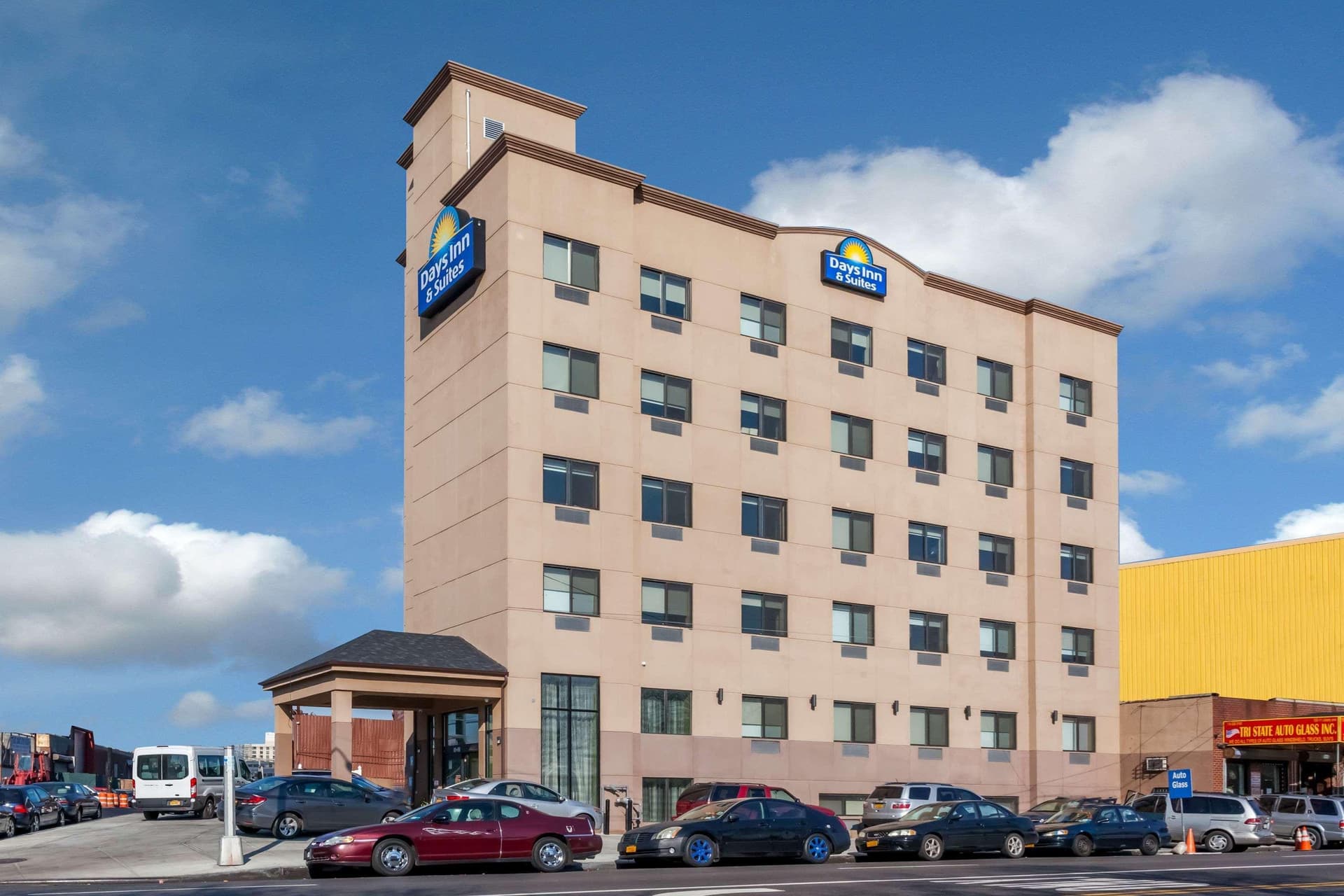 Days Inn & Suites by Wyndham Jamaica JFK Airport main