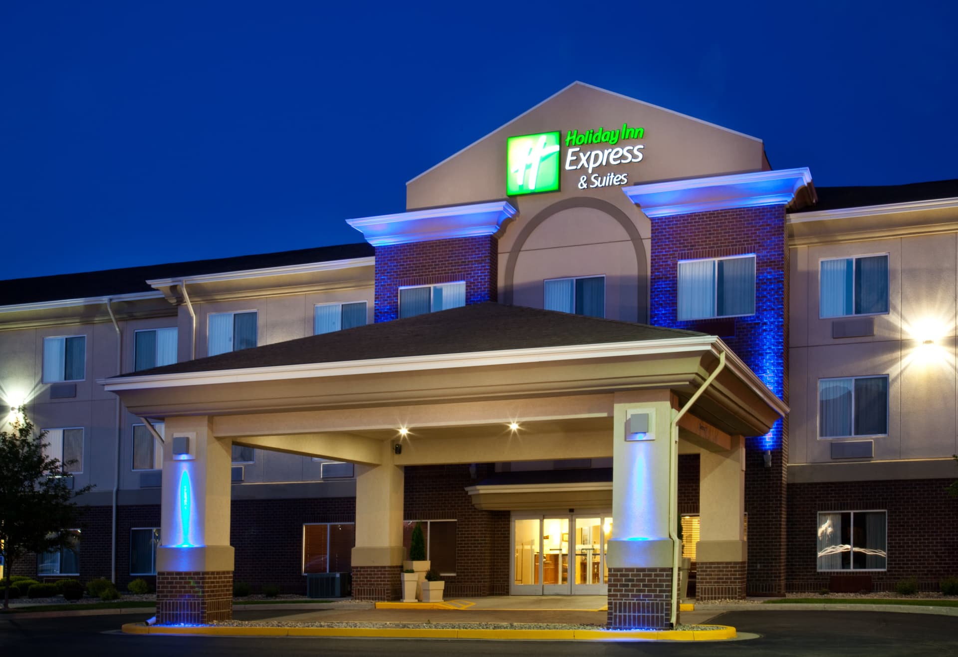 Holiday Inn Express And Suites Brookings main
