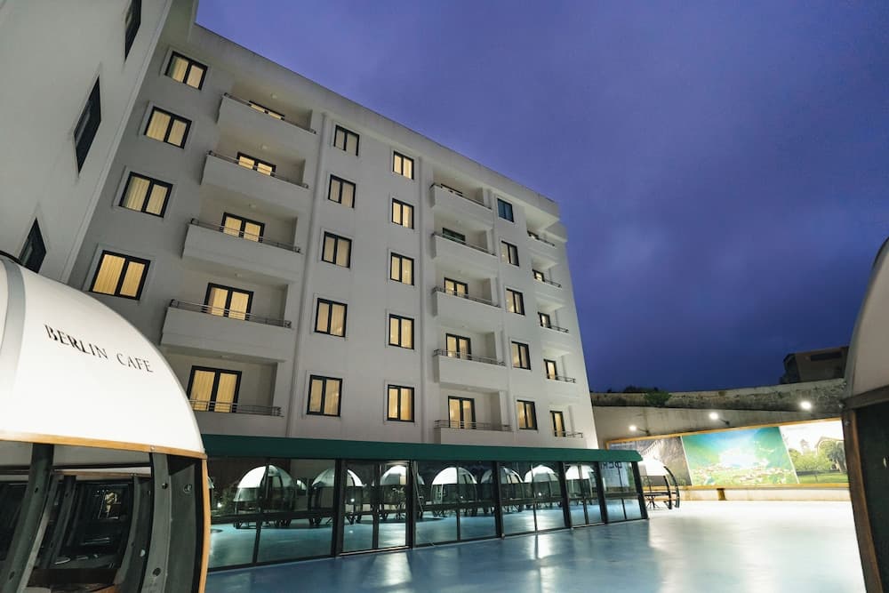 Berlin Suite Hotel main