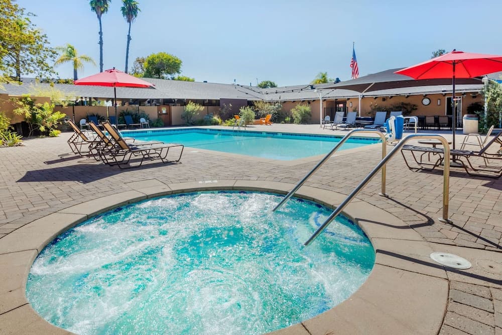 Carlton Oaks Country Club main