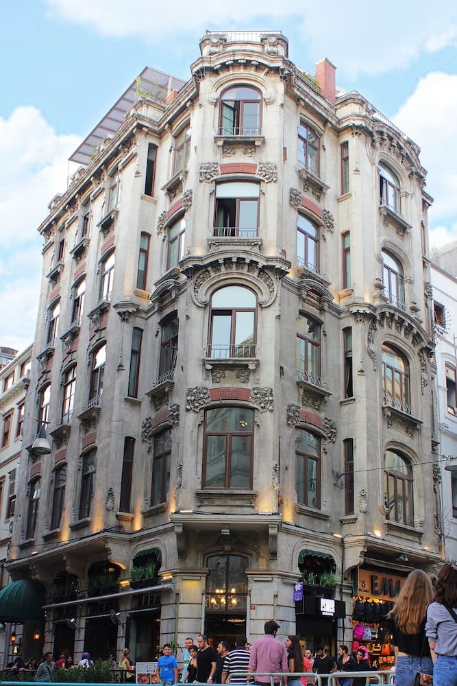 Ragip Pasha Apartments main