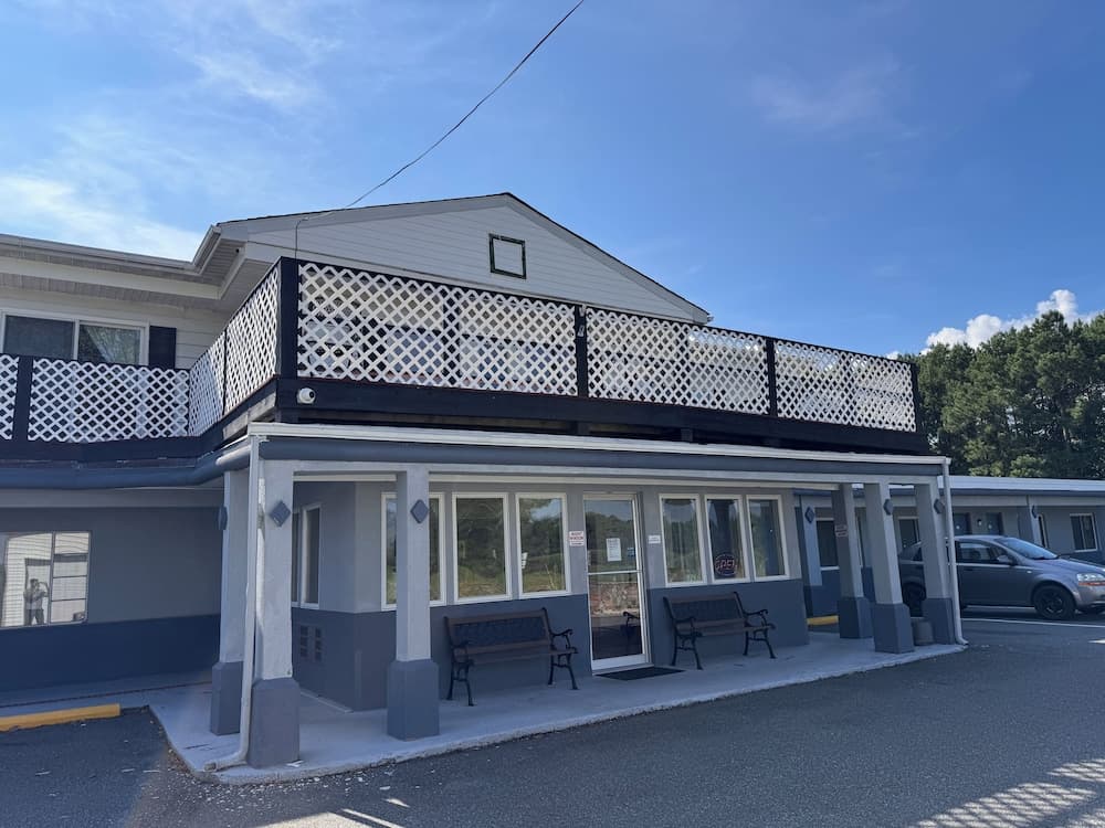 The Whispering Pines Motel Whitestone main