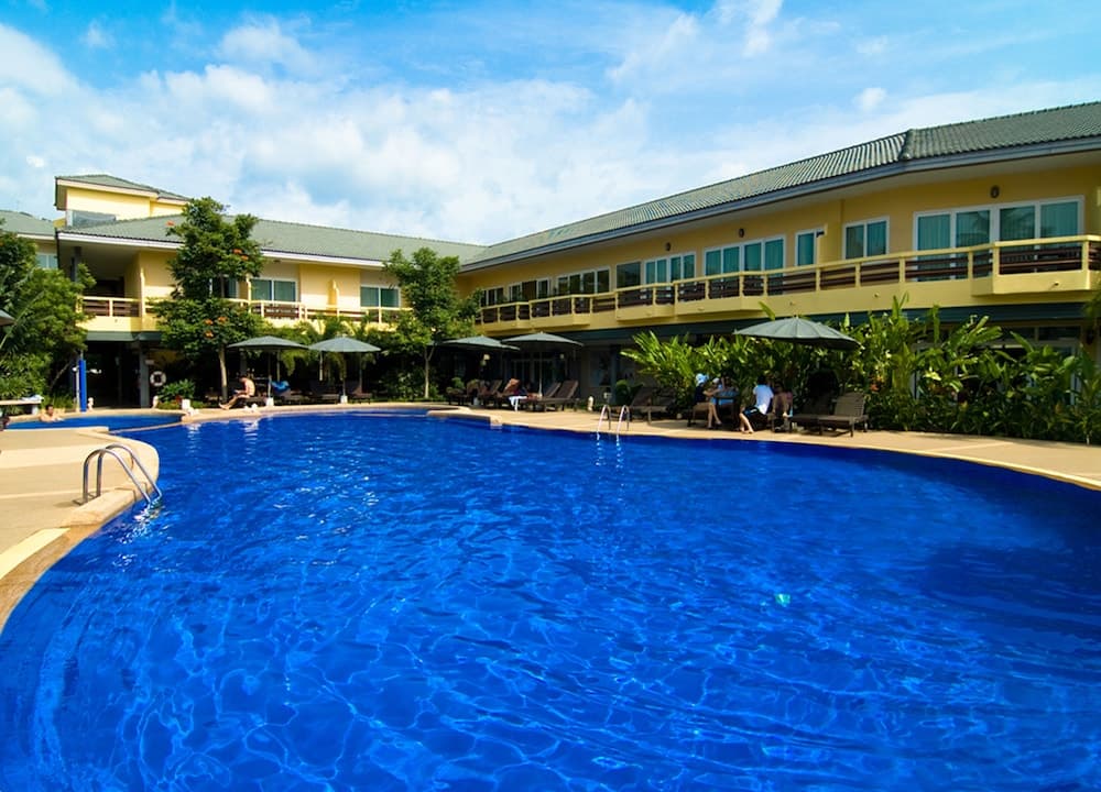 Bacchus Home Resort main