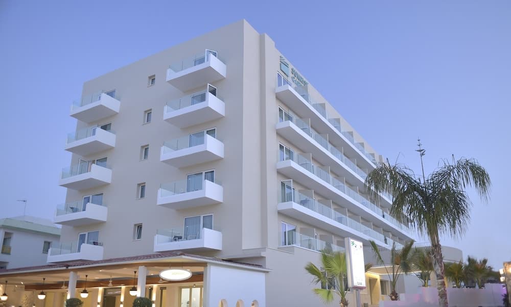 Sunrise Gardens Aparthotel main