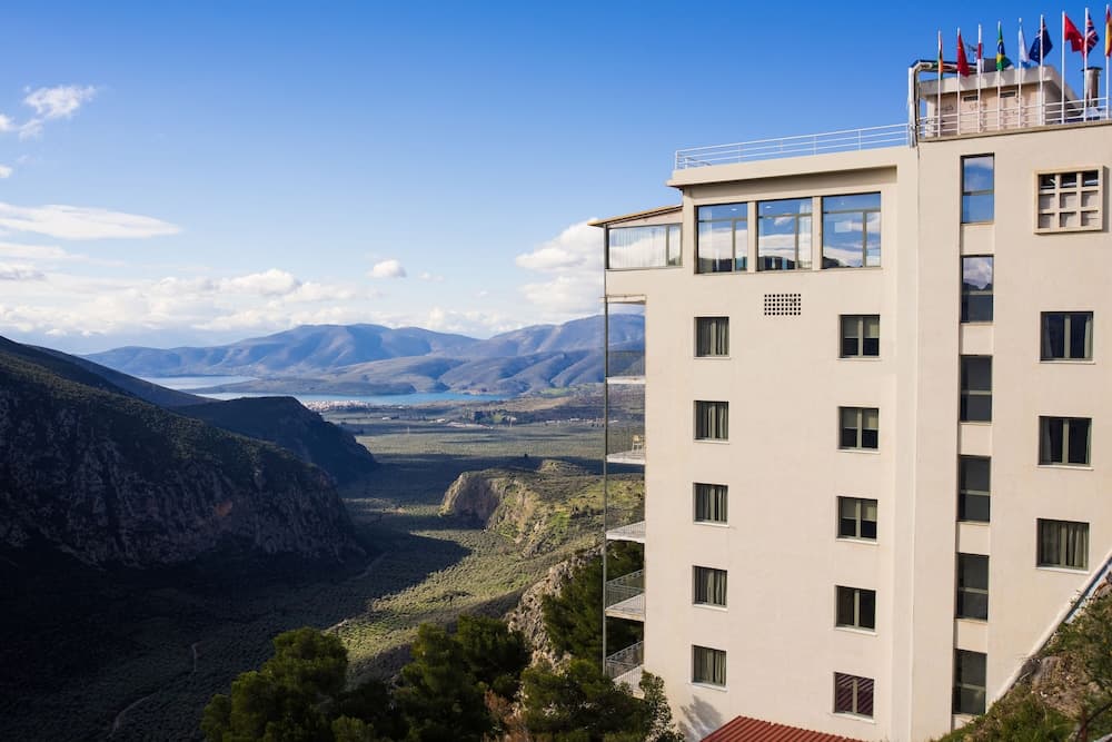 V Hotel Delphi main