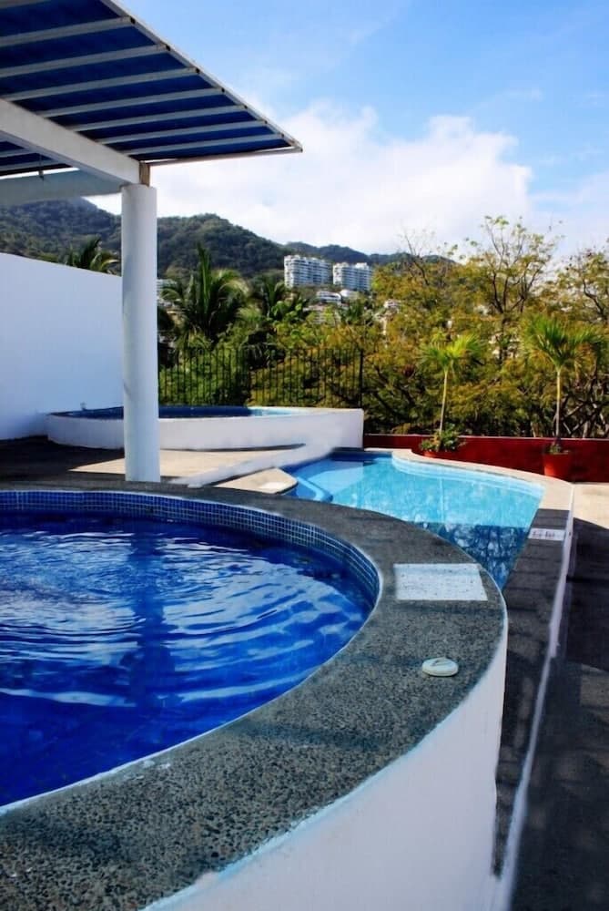 Suites Plaza del Río main