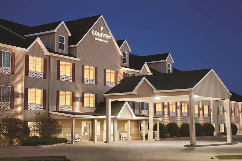 Country Inn & Suites By Radisson, Bismarck, Nd main