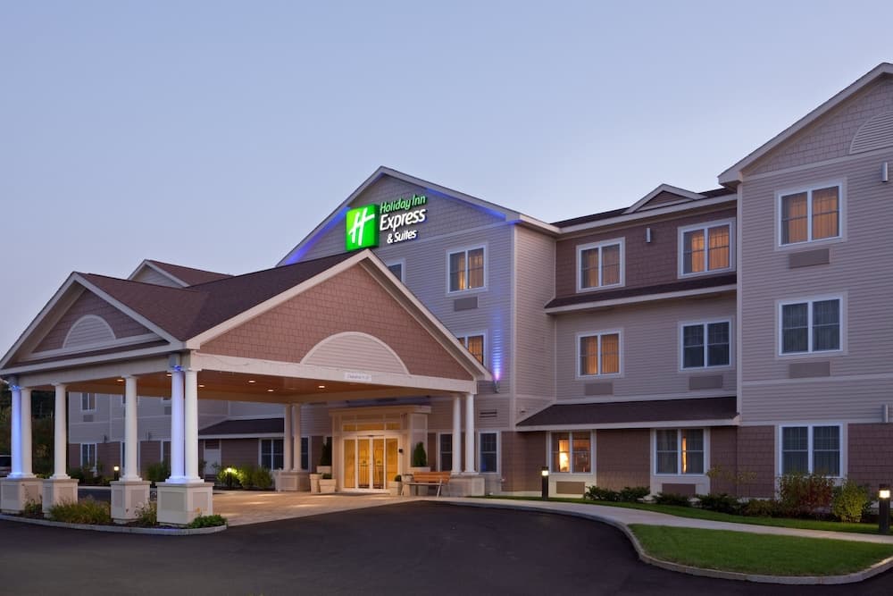 Holiday Inn Express & Suites Tilton - Lakes Region main